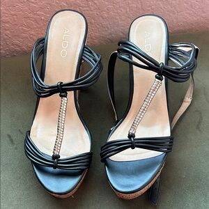 Aldo Black and Tan Strappy Sandals